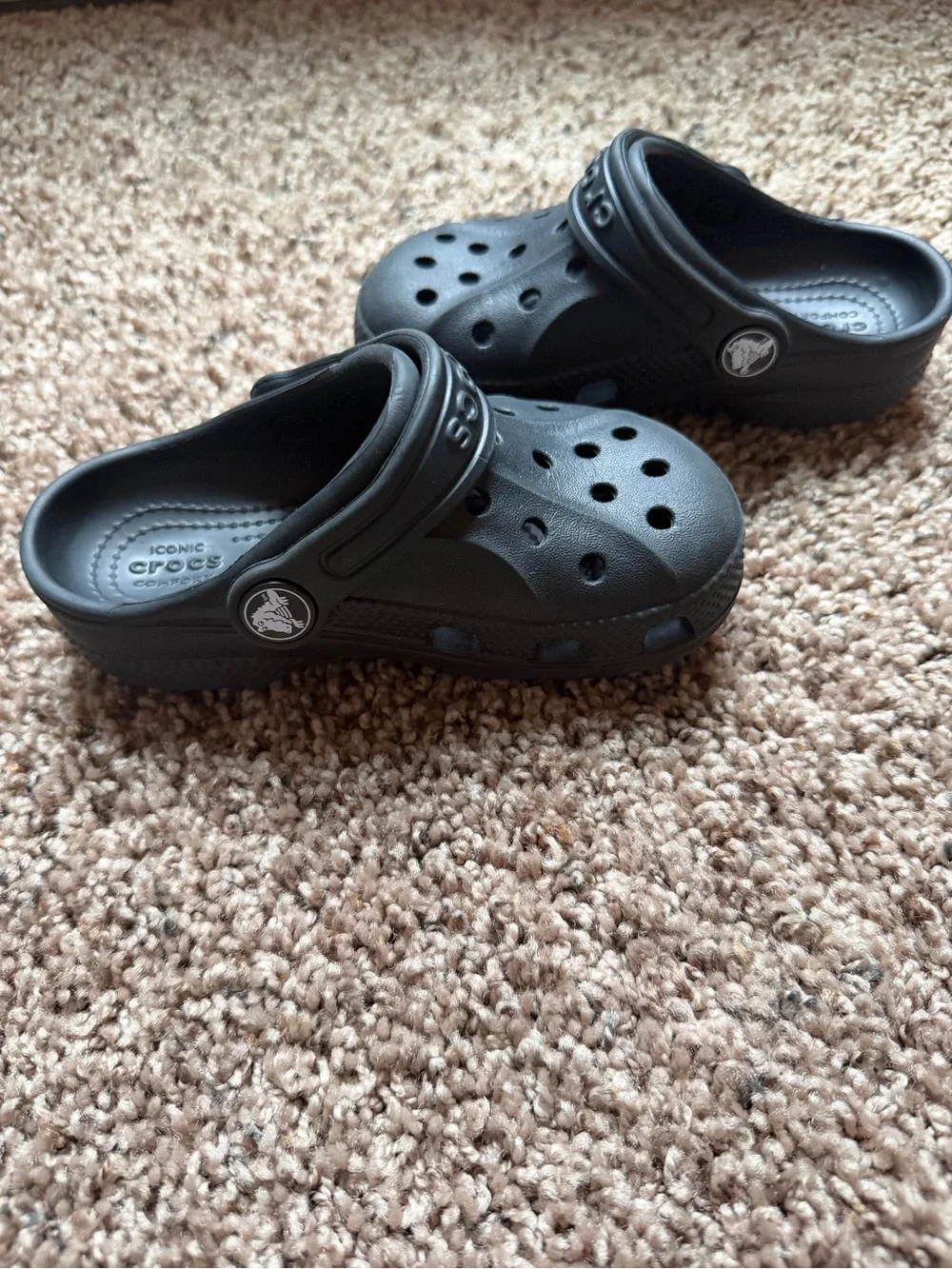 Crocs Kids Classic Clogs in Black C8